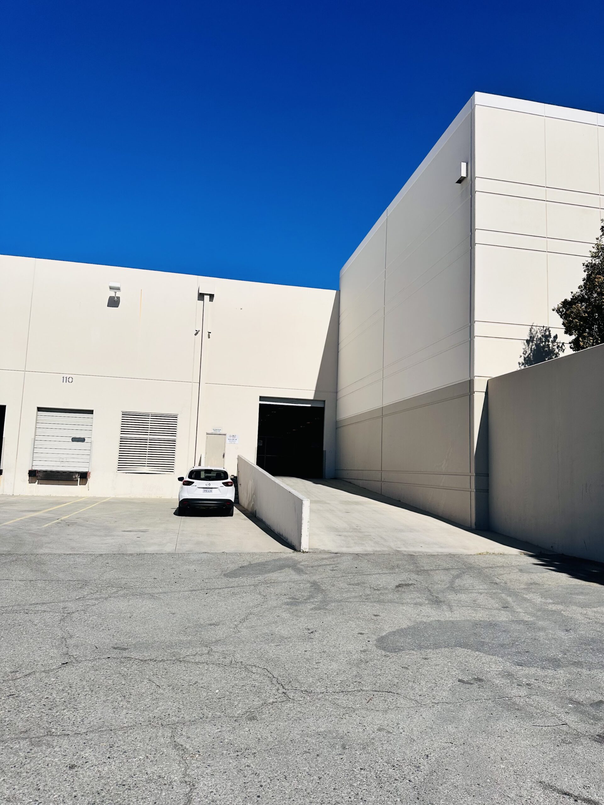 Crossdocks Pro dock and yard facility in Fontana, CA